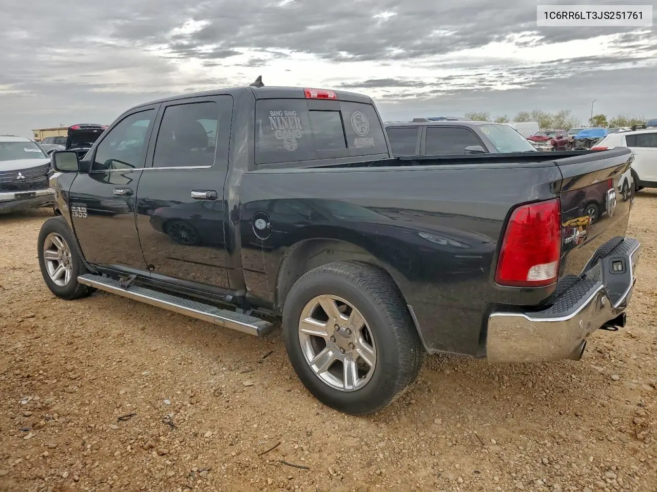 1C6RR6LT3JS251761 2018 Ram 1500 Slt
