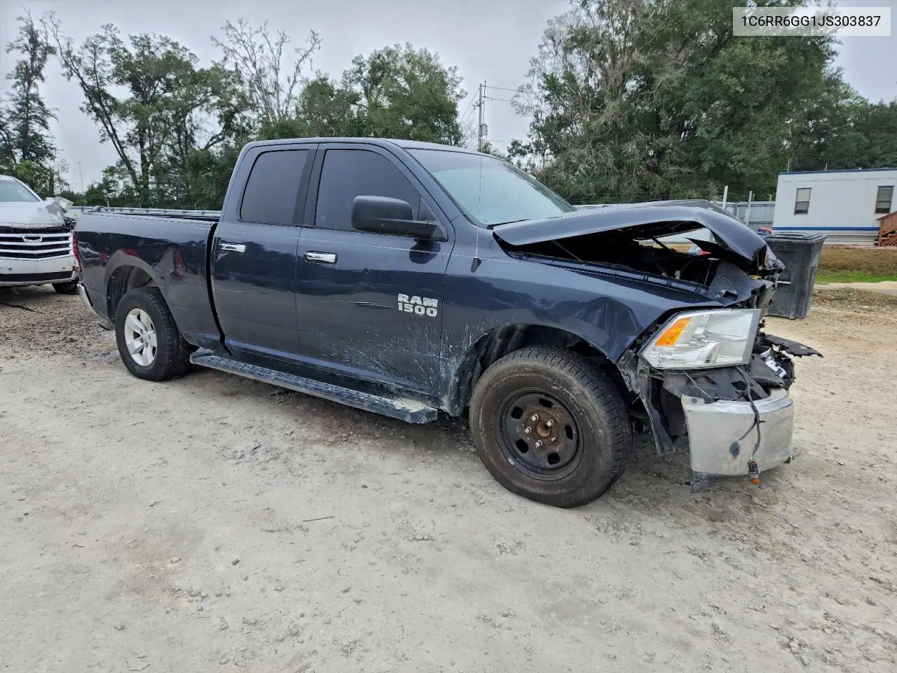 1C6RR6GG1JS303837 2018 Ram 1500 Slt