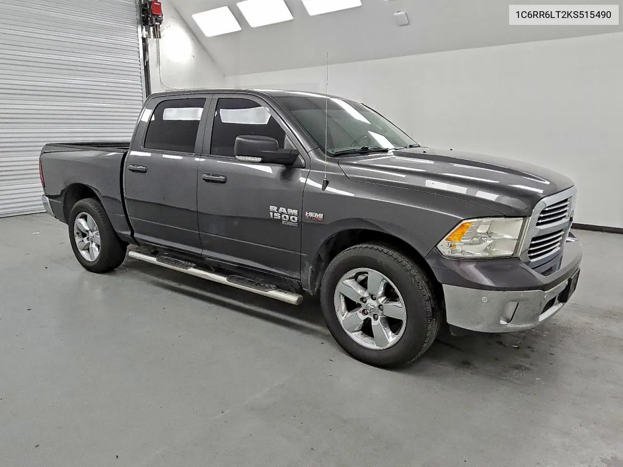 1C6RR6LT2KS515490 2019 Ram 1500 Classic Slt