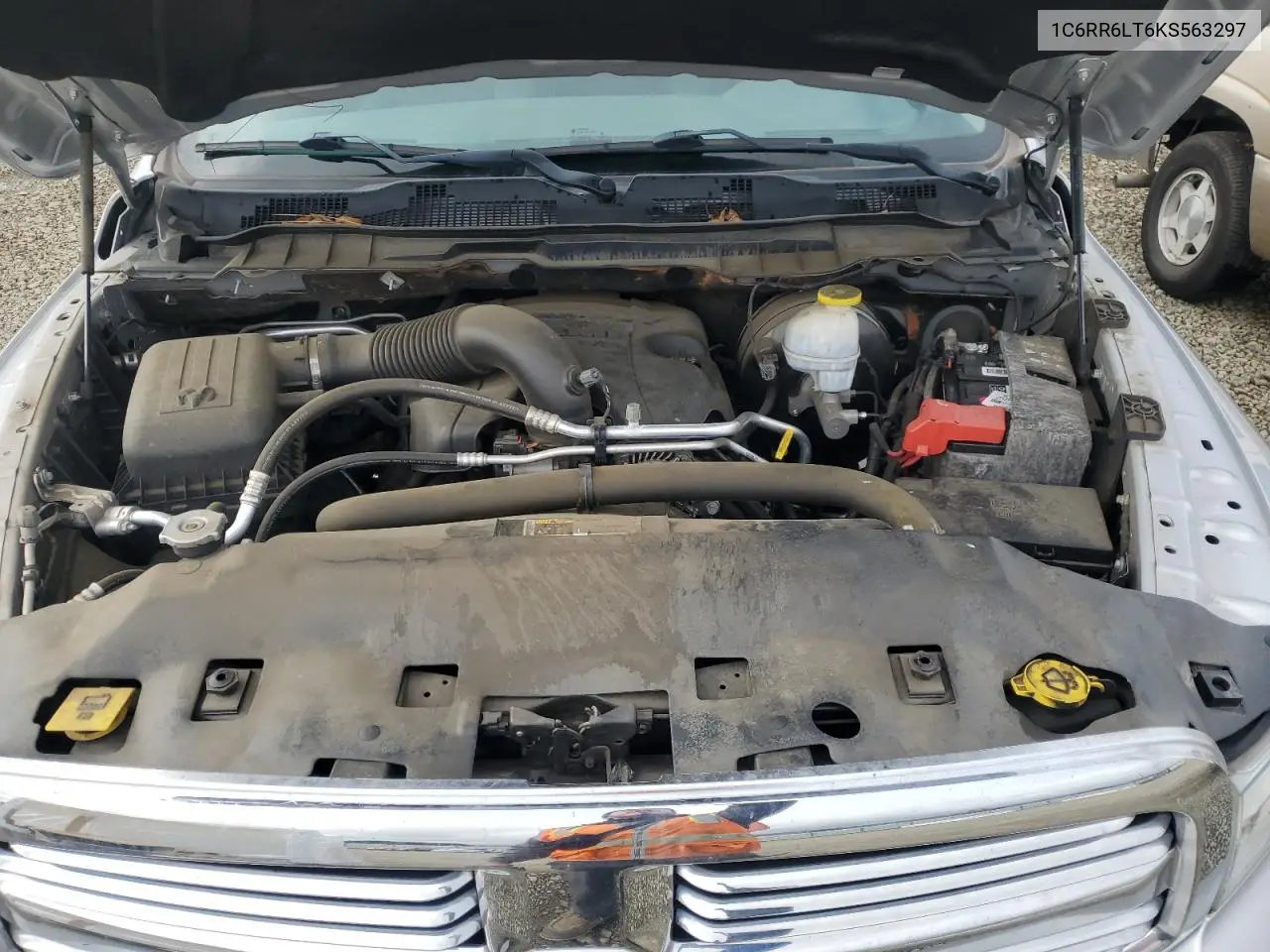 1C6RR6LT6KS563297 2019 Ram 1500 Classic Slt