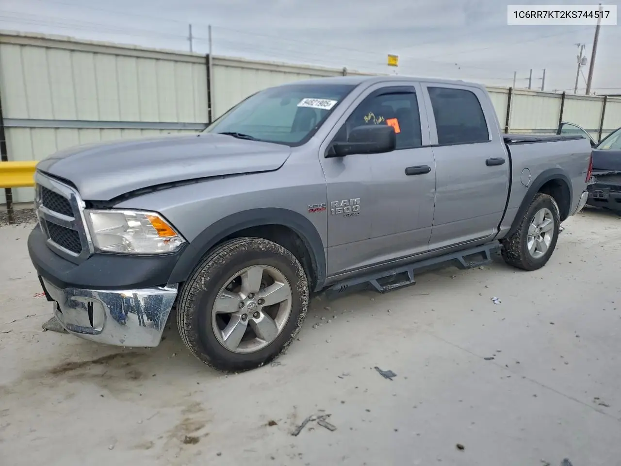 1C6RR7KT2KS744517 2019 Ram 1500 Classic Tradesman