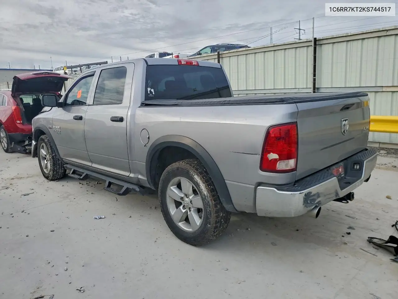 1C6RR7KT2KS744517 2019 Ram 1500 Classic Tradesman