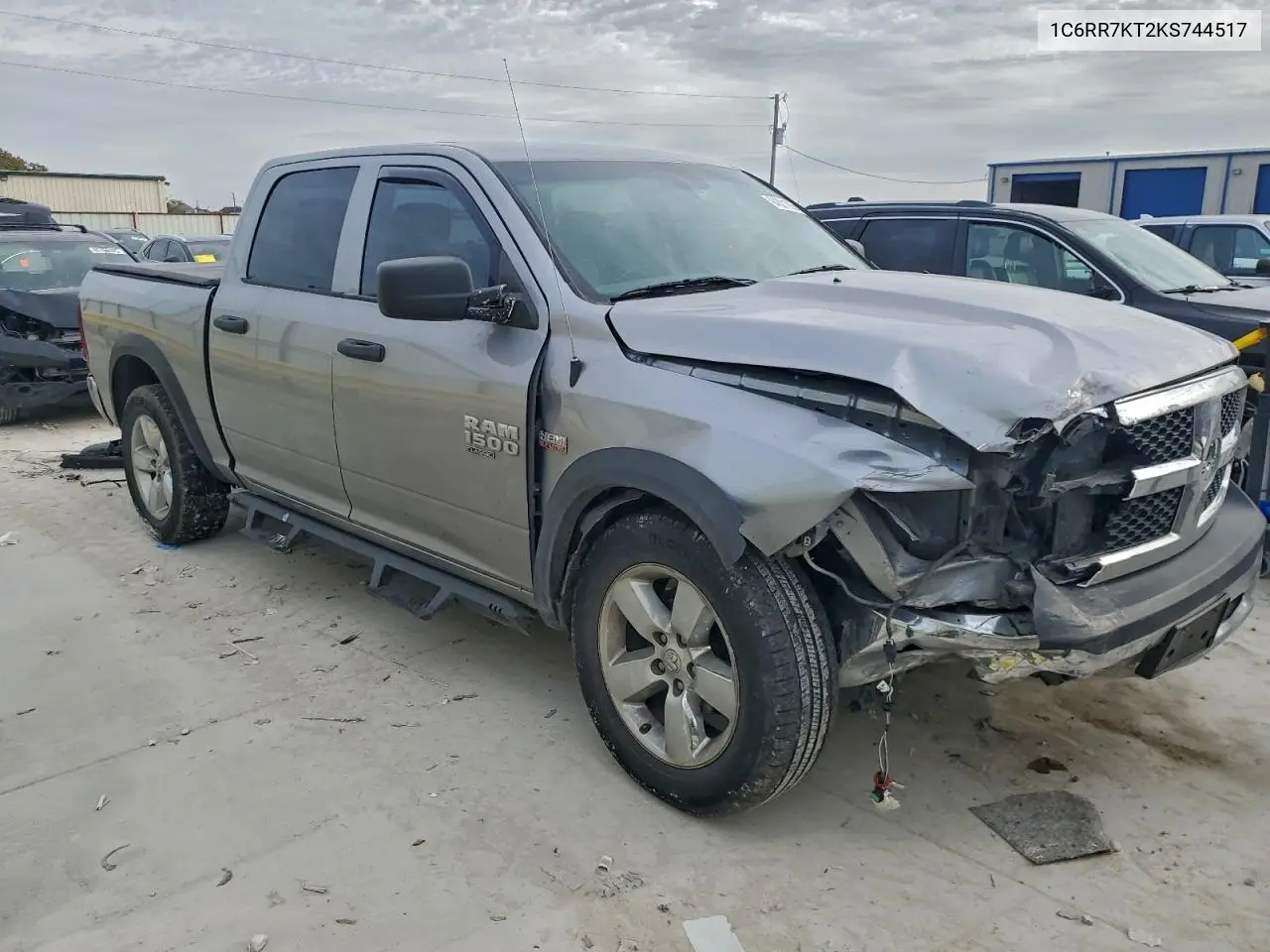1C6RR7KT2KS744517 2019 Ram 1500 Classic Tradesman