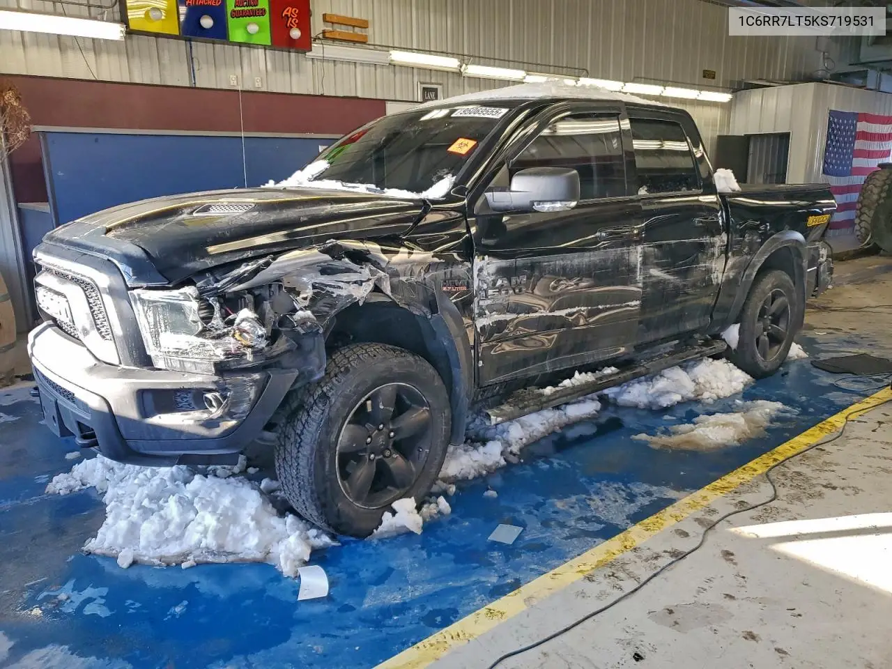 1C6RR7LT5KS719531 2019 Ram 1500 Classic Slt