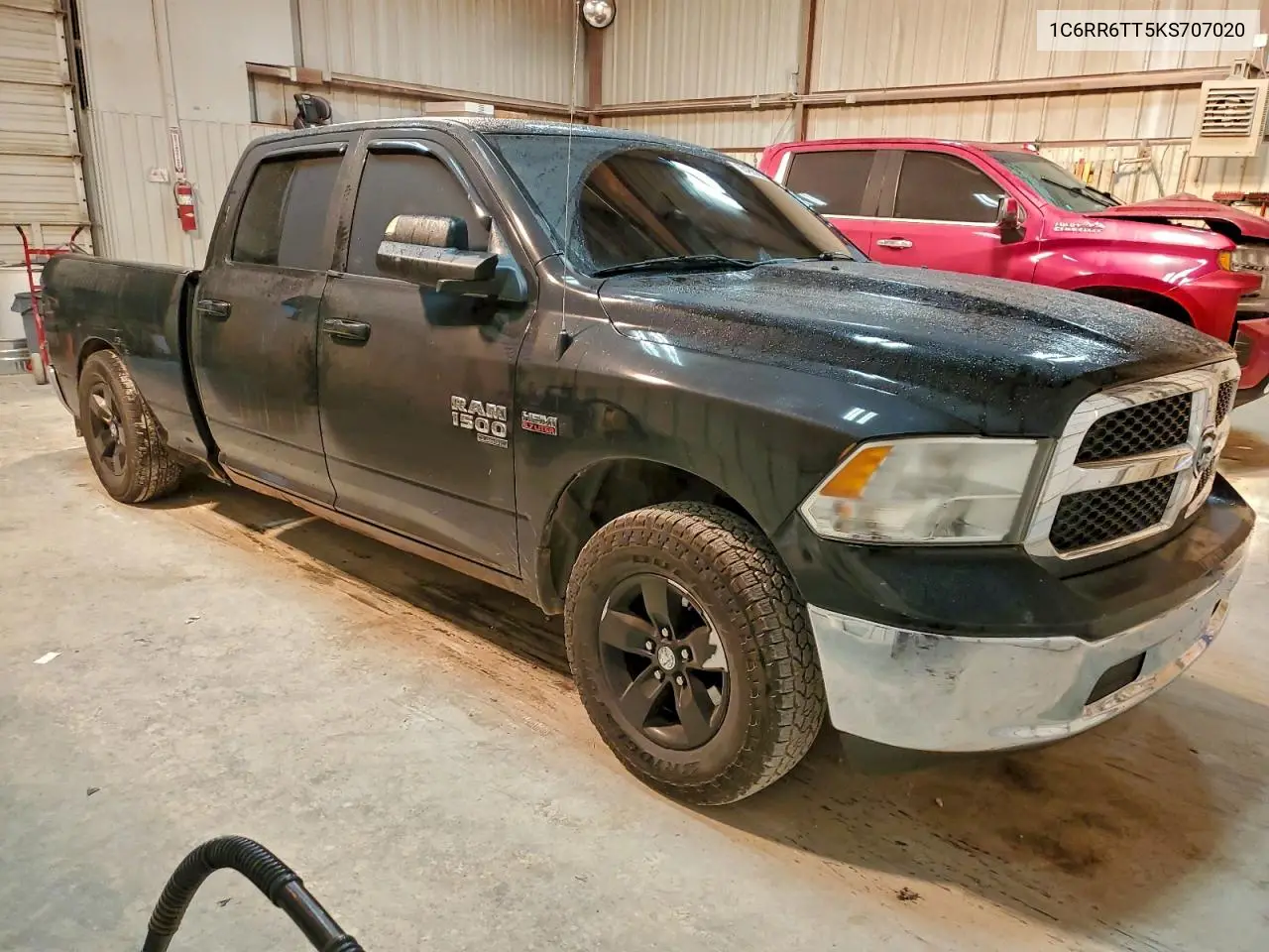1C6RR6TT5KS707020 2019 Ram 1500 Classic Slt