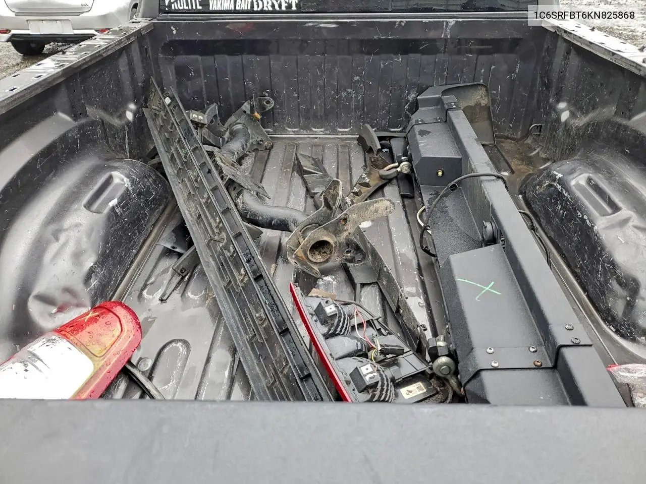 1C6SRFBT6KN825868 2019 Ram 1500 Big Horn/Lone Star