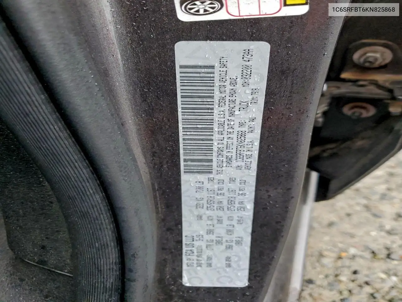 1C6SRFBT6KN825868 2019 Ram 1500 Big Horn/Lone Star
