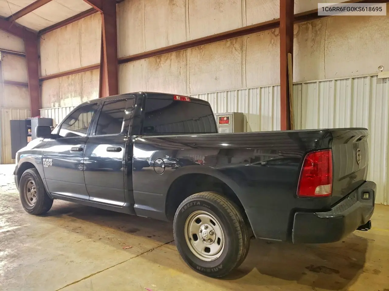 1C6RR6FG0KS618695 2019 Ram 1500 Classic Tradesman