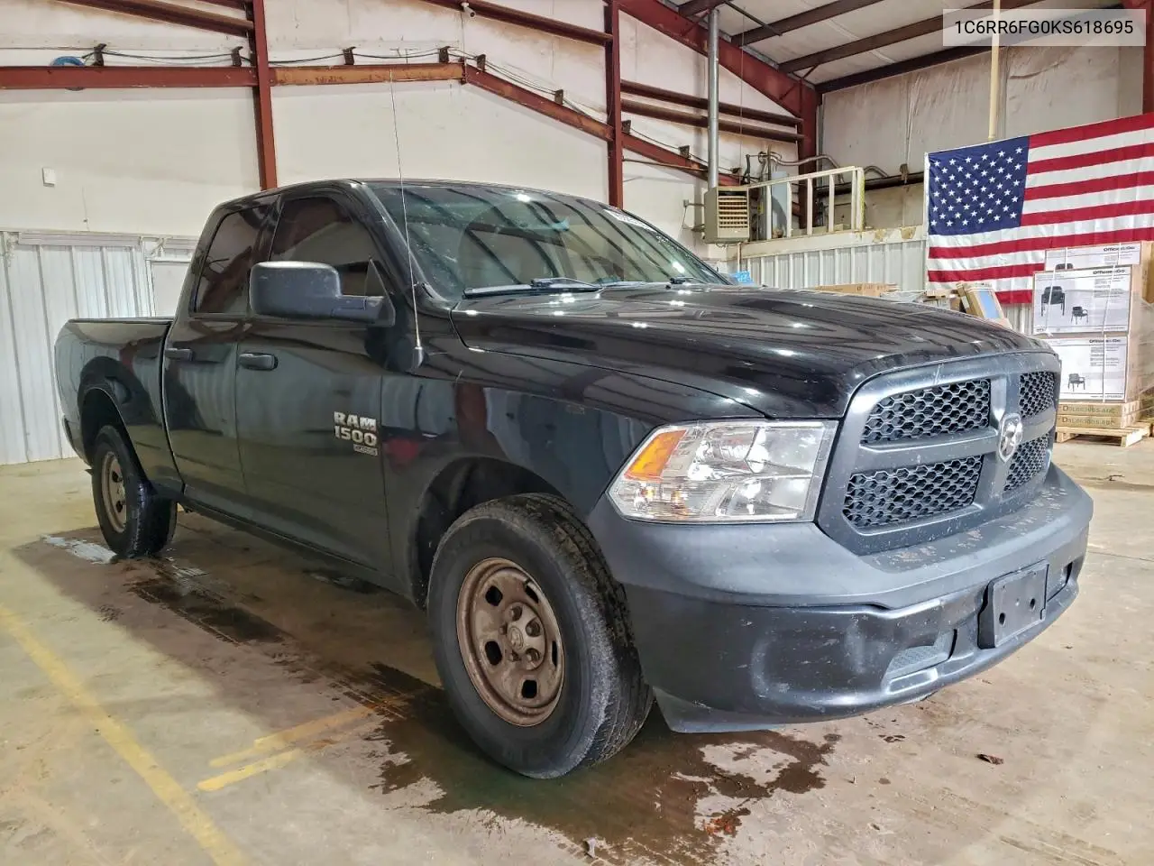 1C6RR6FG0KS618695 2019 Ram 1500 Classic Tradesman