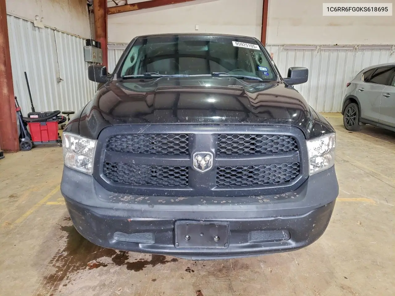 1C6RR6FG0KS618695 2019 Ram 1500 Classic Tradesman