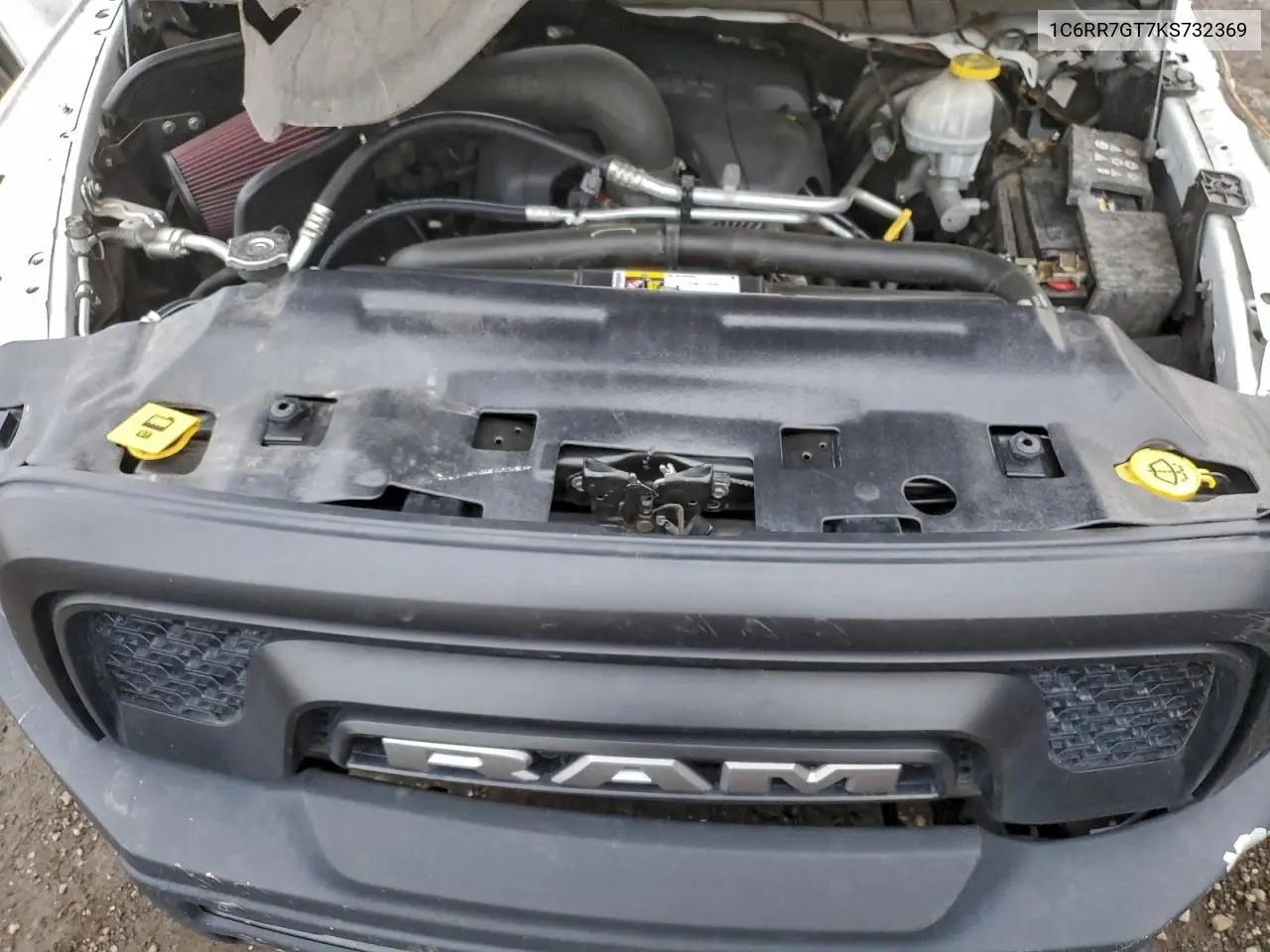 1C6RR7GT7KS732369 2019 Ram 1500 Classic Slt