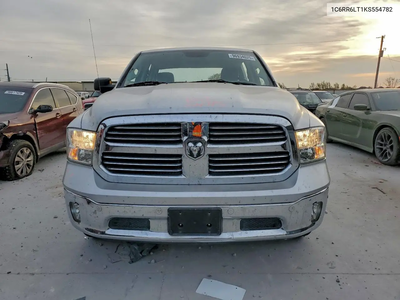 1C6RR6LT1KS554782 2019 Ram 1500 Classic Slt