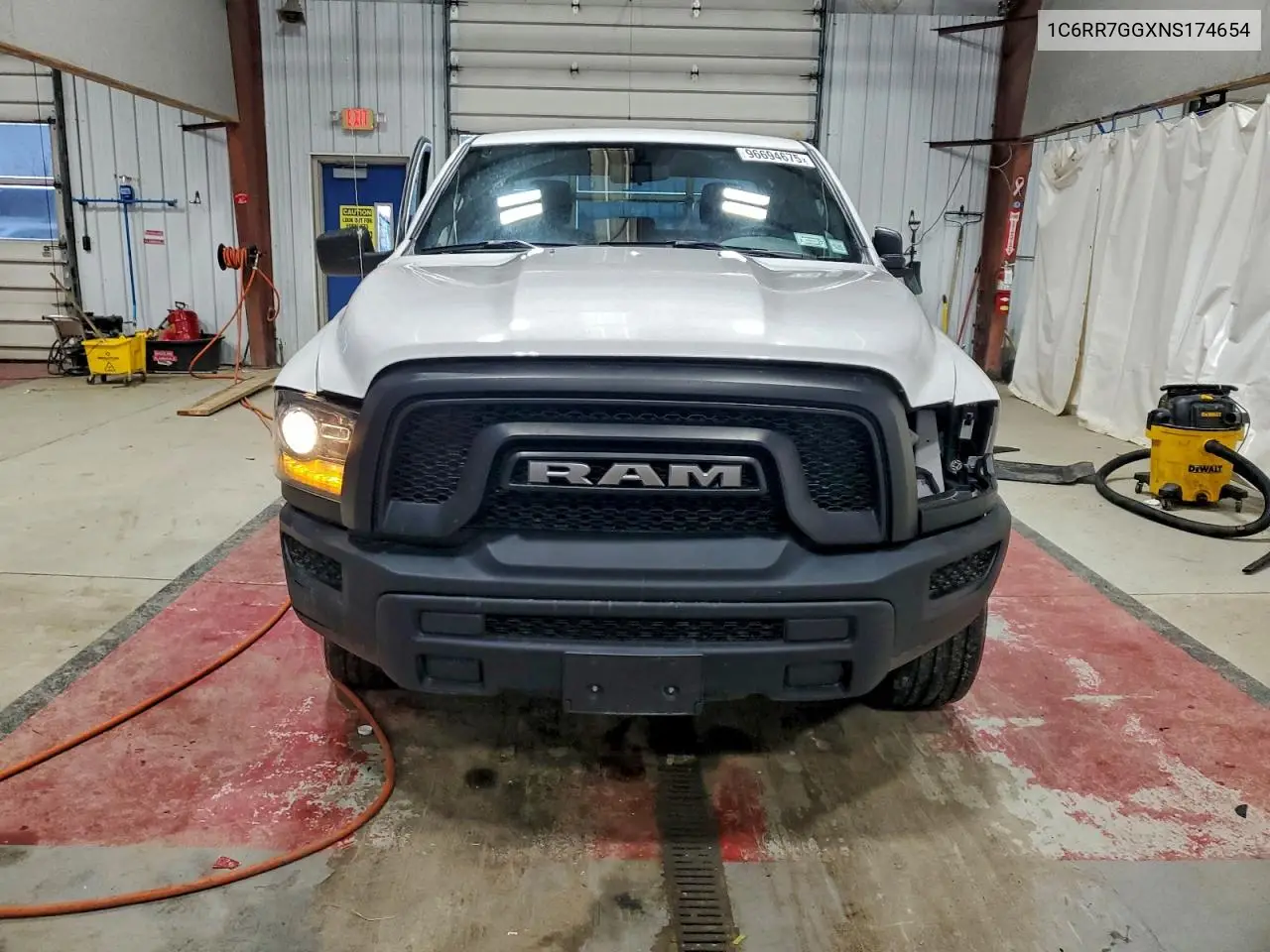 1C6RR7GGXNS174654 2022 Ram 1500 Classic Slt