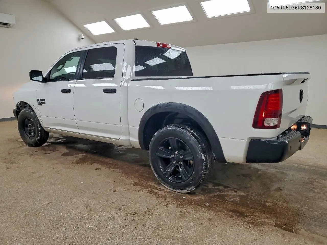 1C6RR6LG6RS128180 2024 Ram 1500 Classic Slt