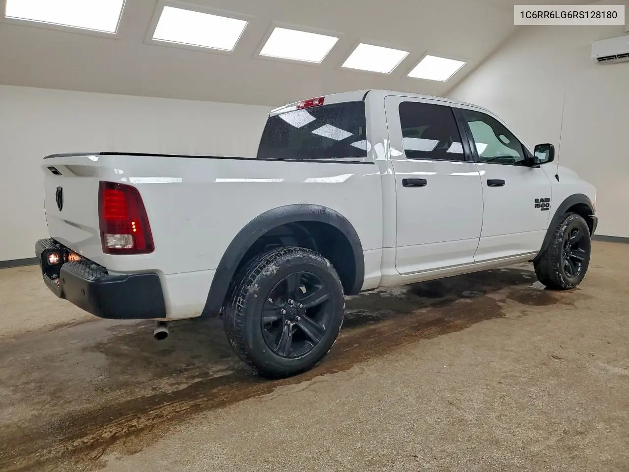 1C6RR6LG6RS128180 2024 Ram 1500 Classic Slt