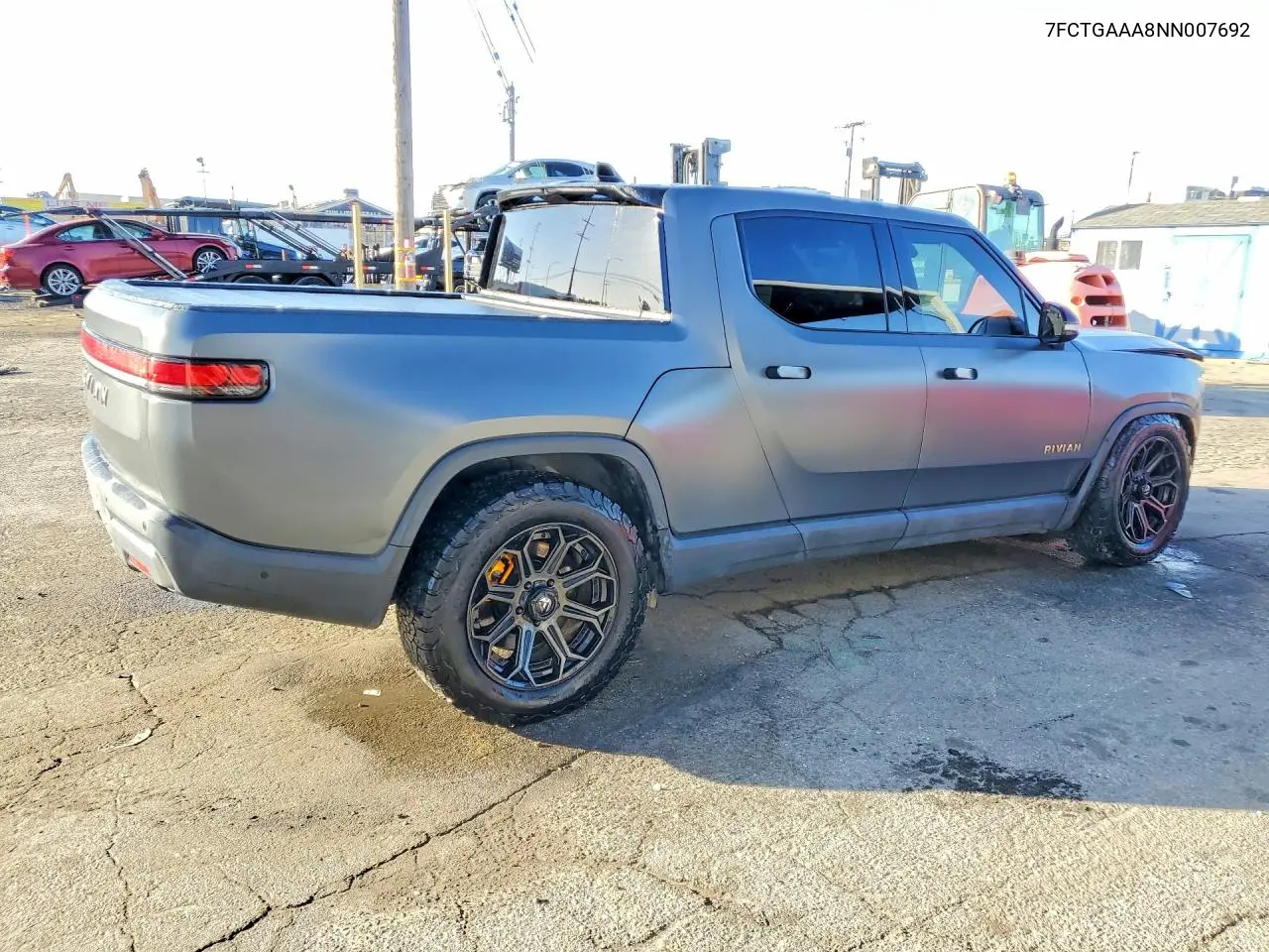 7FCTGAAA8NN007692 2022 Rivian R1T Adventure