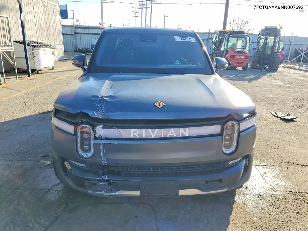 7FCTGAAA8NN007692 2022 Rivian R1T Adventure