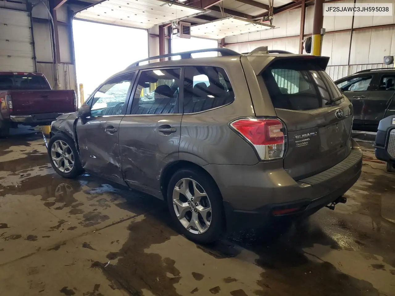 JF2SJAWC3JH595038 2018 Subaru Forester 2.5I Touring