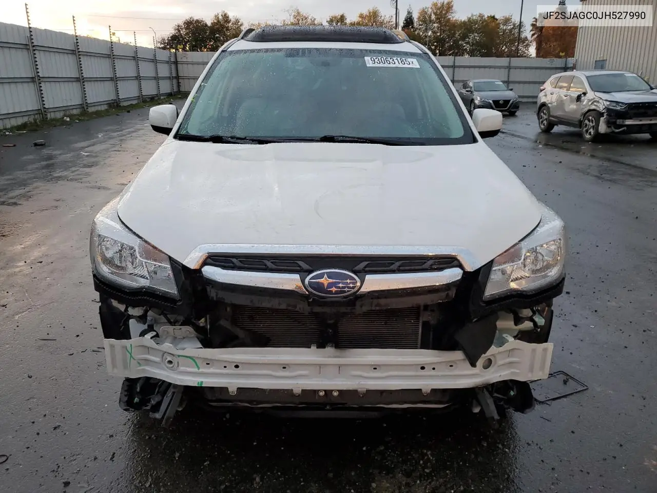 JF2SJAGC0JH527990 2018 Subaru Forester 2.5I Premium