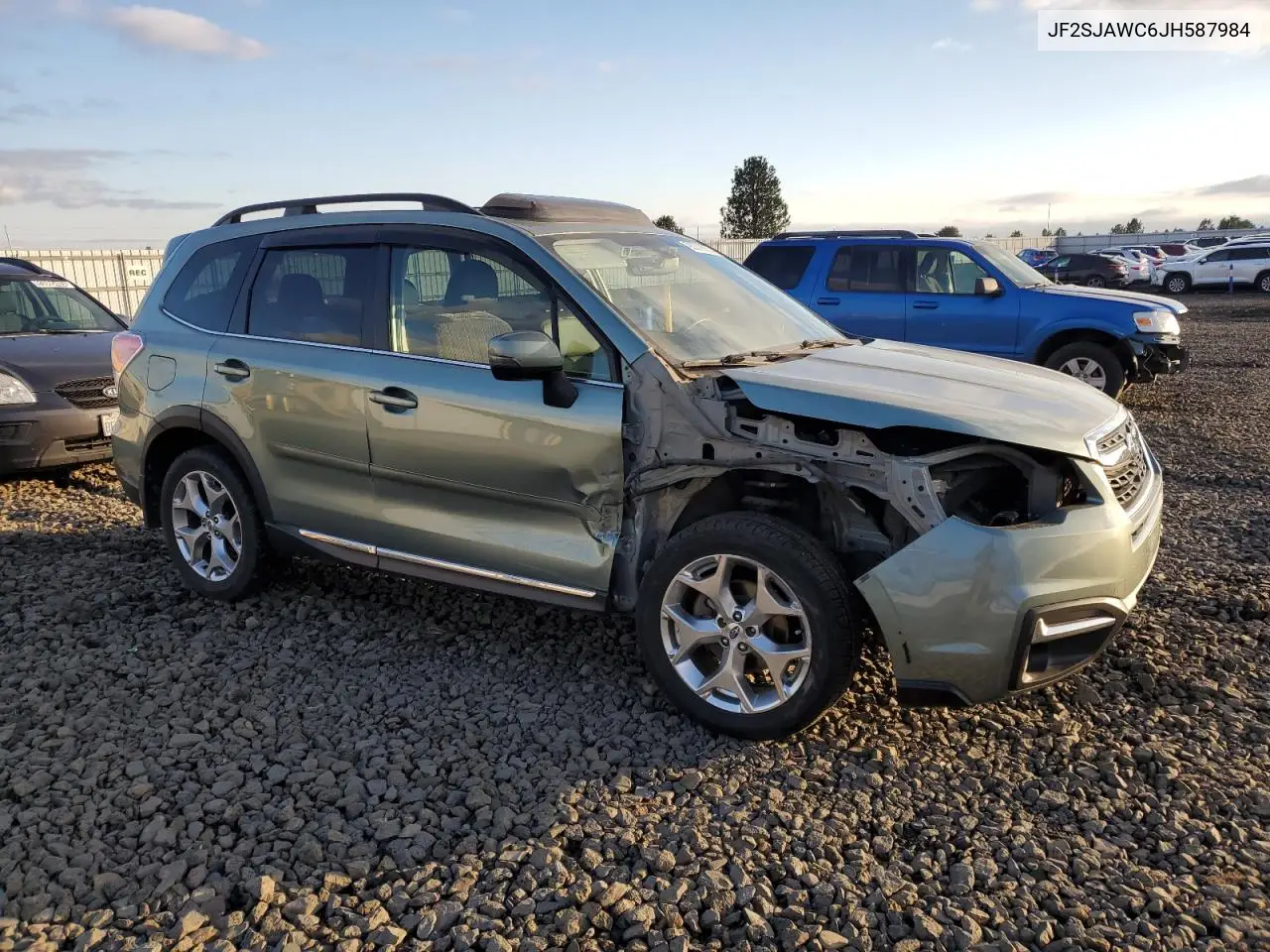 JF2SJAWC6JH587984 2018 Subaru Forester 2.5I Touring
