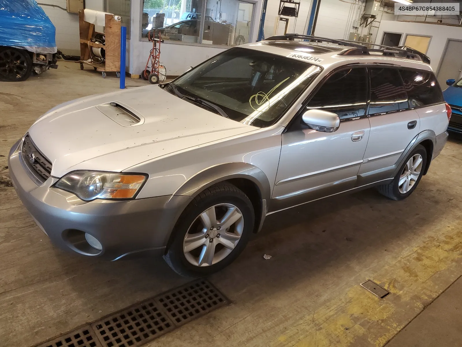 2005 Subaru Legacy Outback 2.5 Xt Limited VIN: 4S4BP67C854388405 Lot: 63838374