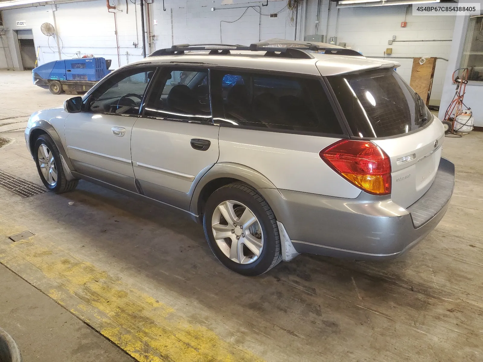 2005 Subaru Legacy Outback 2.5 Xt Limited VIN: 4S4BP67C854388405 Lot: 63838374