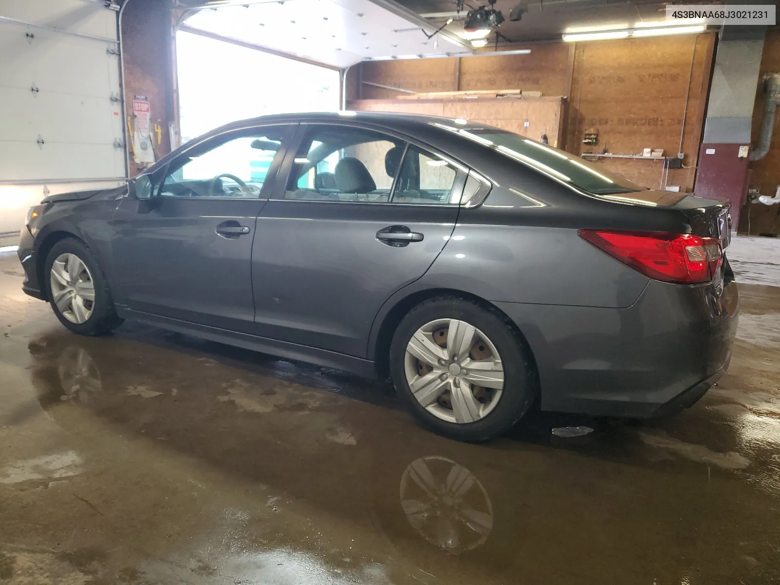 4S3BNAA68J3021231 2018 Subaru Legacy 2.5I