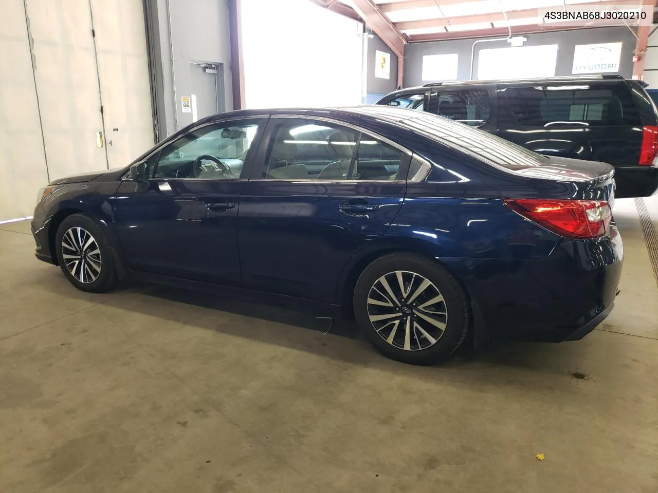 4S3BNAB68J3020210 2018 Subaru Legacy 2.5I