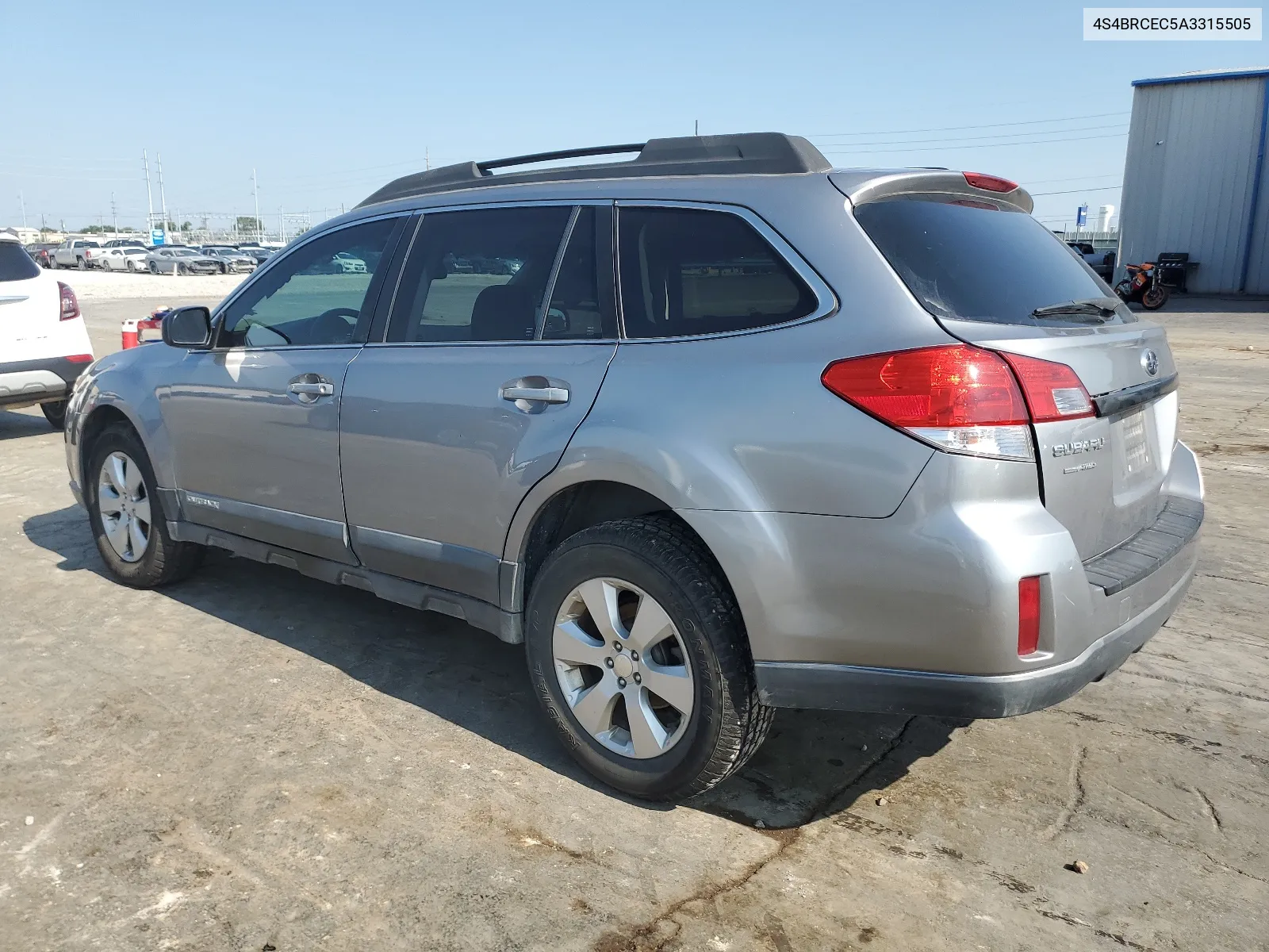 4S4BRCEC5A3315505 2010 Subaru Outback 2.5I Premium