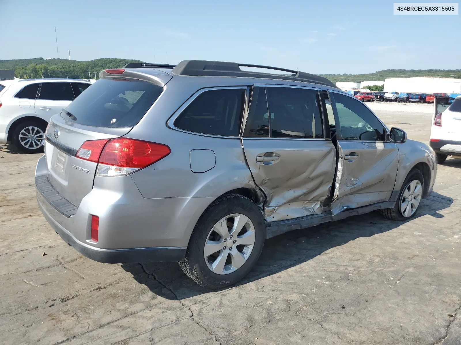 4S4BRCEC5A3315505 2010 Subaru Outback 2.5I Premium