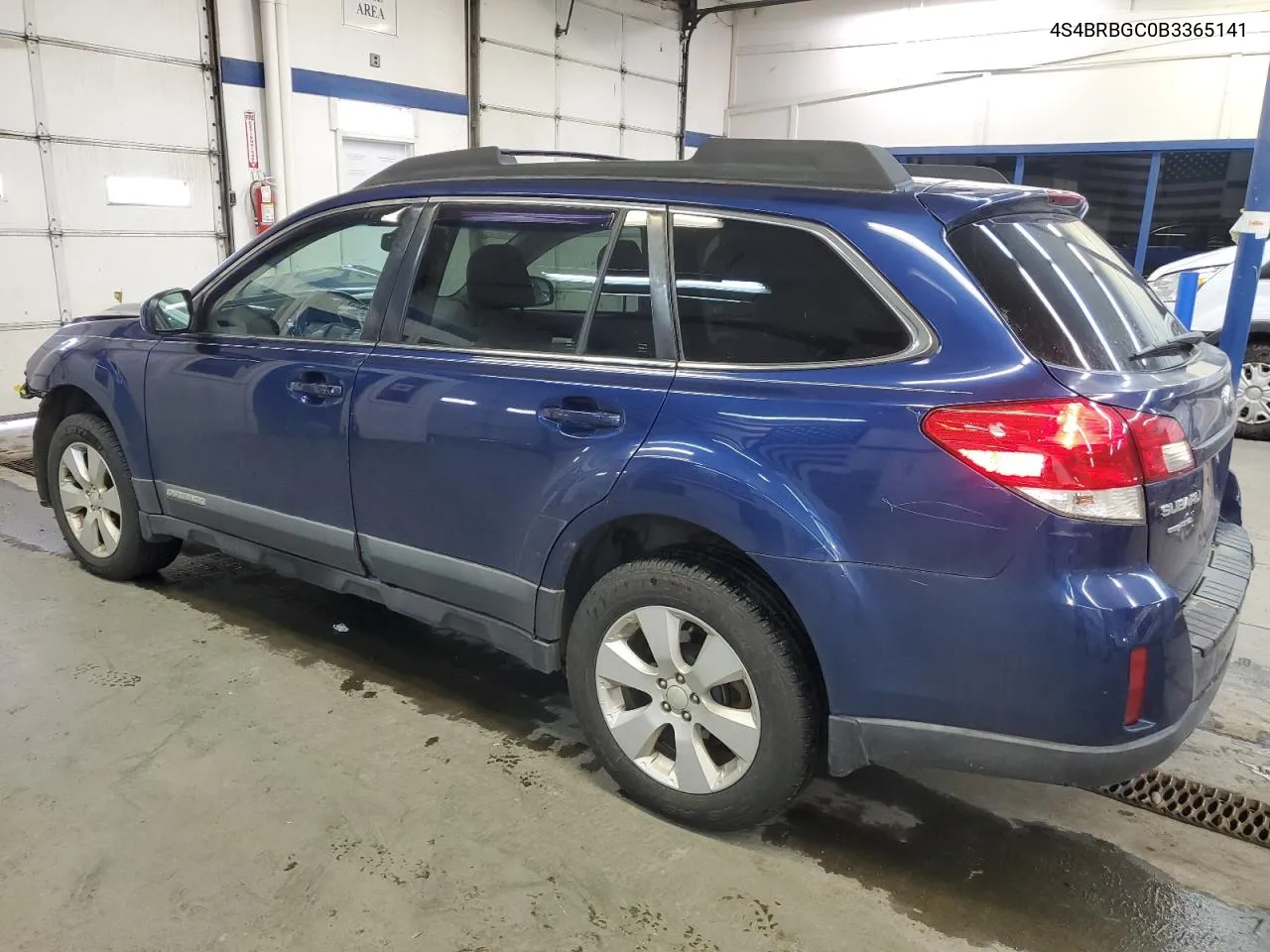 2011 Subaru Outback 2.5I Premium VIN: 4S4BRBGC0B3365141 Lot: 43008704