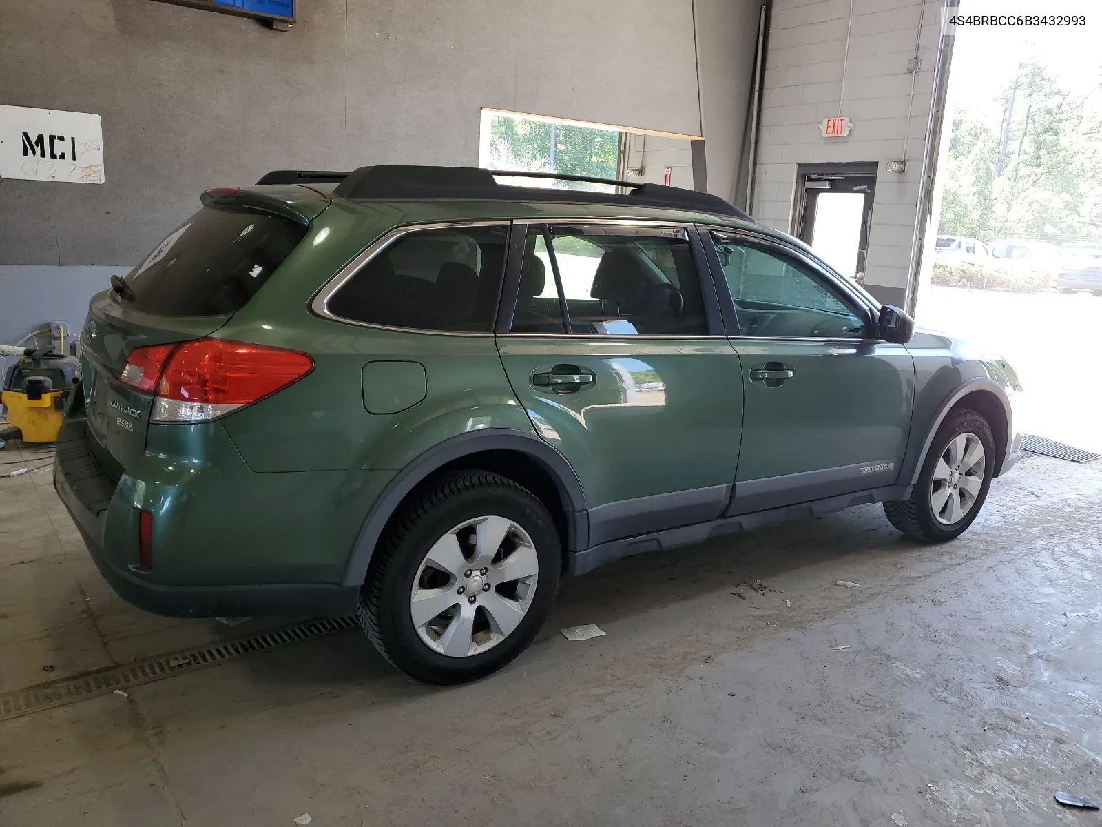 2011 Subaru Outback 2.5I Premium VIN: 4S4BRBCC6B3432993 Lot: 59780464