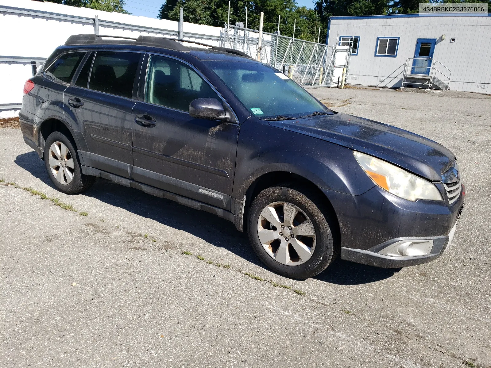 2011 Subaru Outback 2.5I Limited VIN: 4S4BRBKC2B3376066 Lot: 62286424