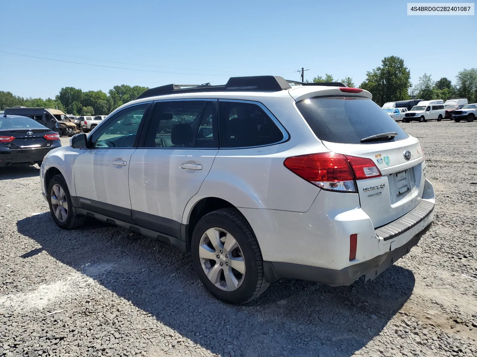 2011 Subaru Outback 3.6R Premium VIN: 4S4BRDGC2B2401087 Lot: 63992174