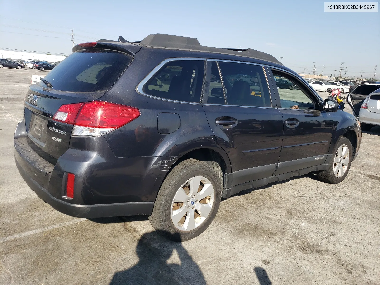 2011 Subaru Outback 2.5I Limited VIN: 4S4BRBKC2B3445967 Lot: 64270304