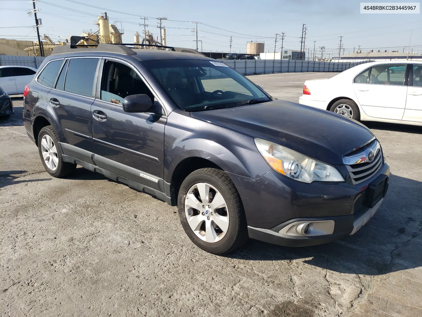 2011 Subaru Outback 2.5I Limited VIN: 4S4BRBKC2B3445967 Lot: 64270304