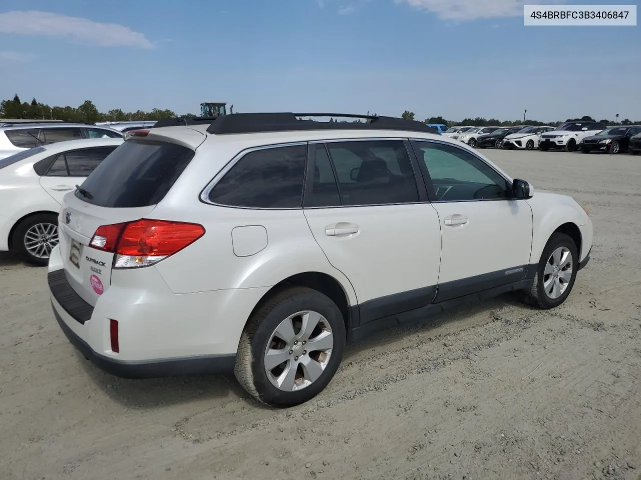 4S4BRBFC3B3406847 2011 Subaru Outback 2.5I Premium