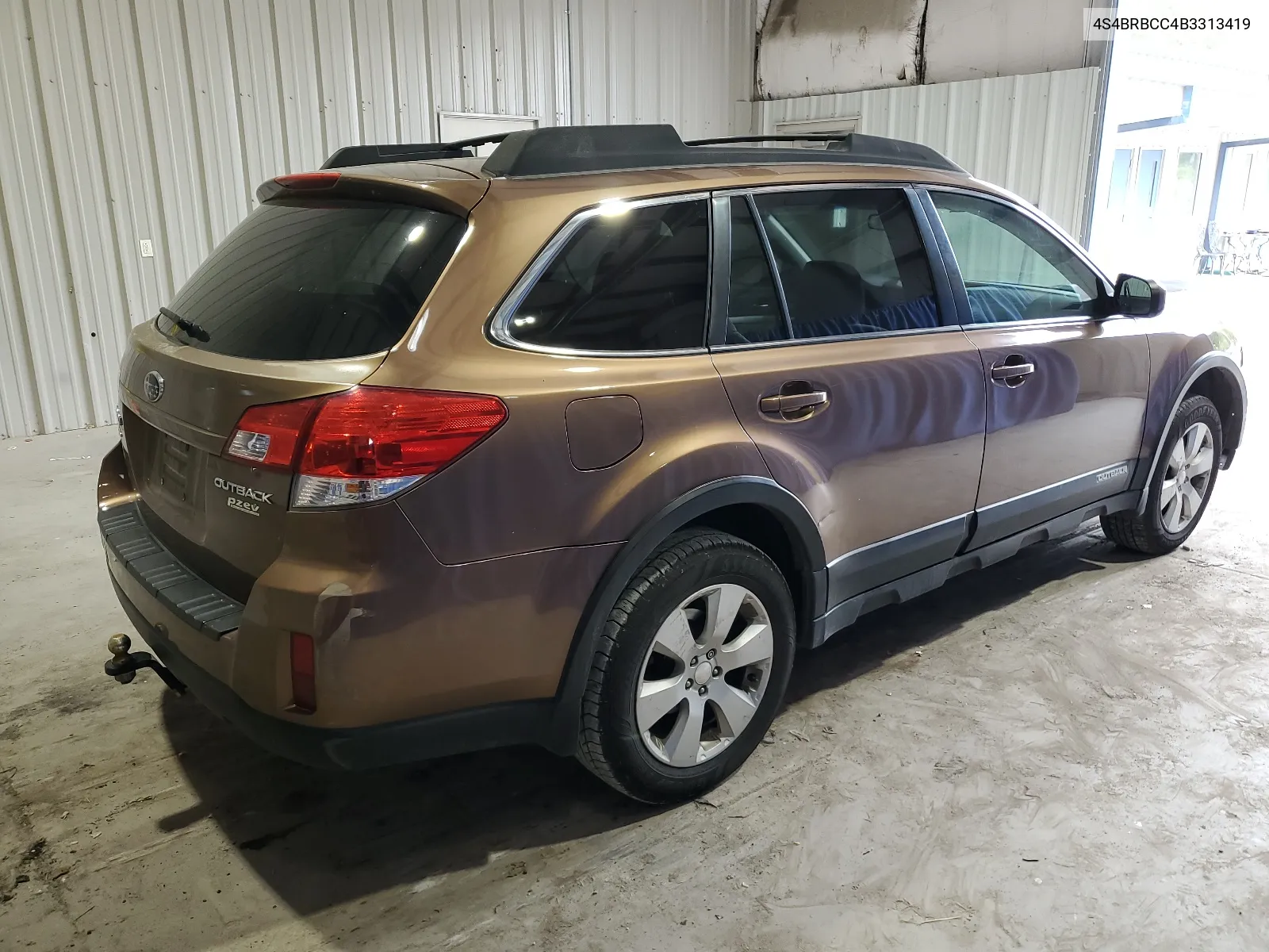 4S4BRBCC4B3313419 2011 Subaru Outback 2.5I Premium