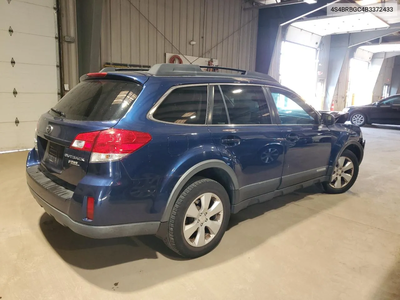 4S4BRBGC4B3372433 2011 Subaru Outback 2.5I Premium