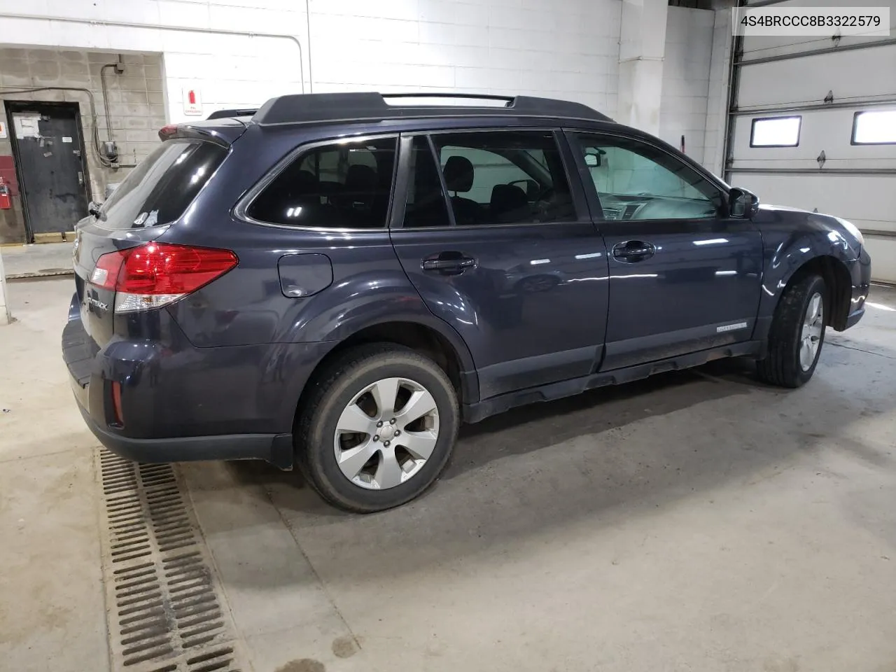 4S4BRCCC8B3322579 2011 Subaru Outback 2.5I Premium