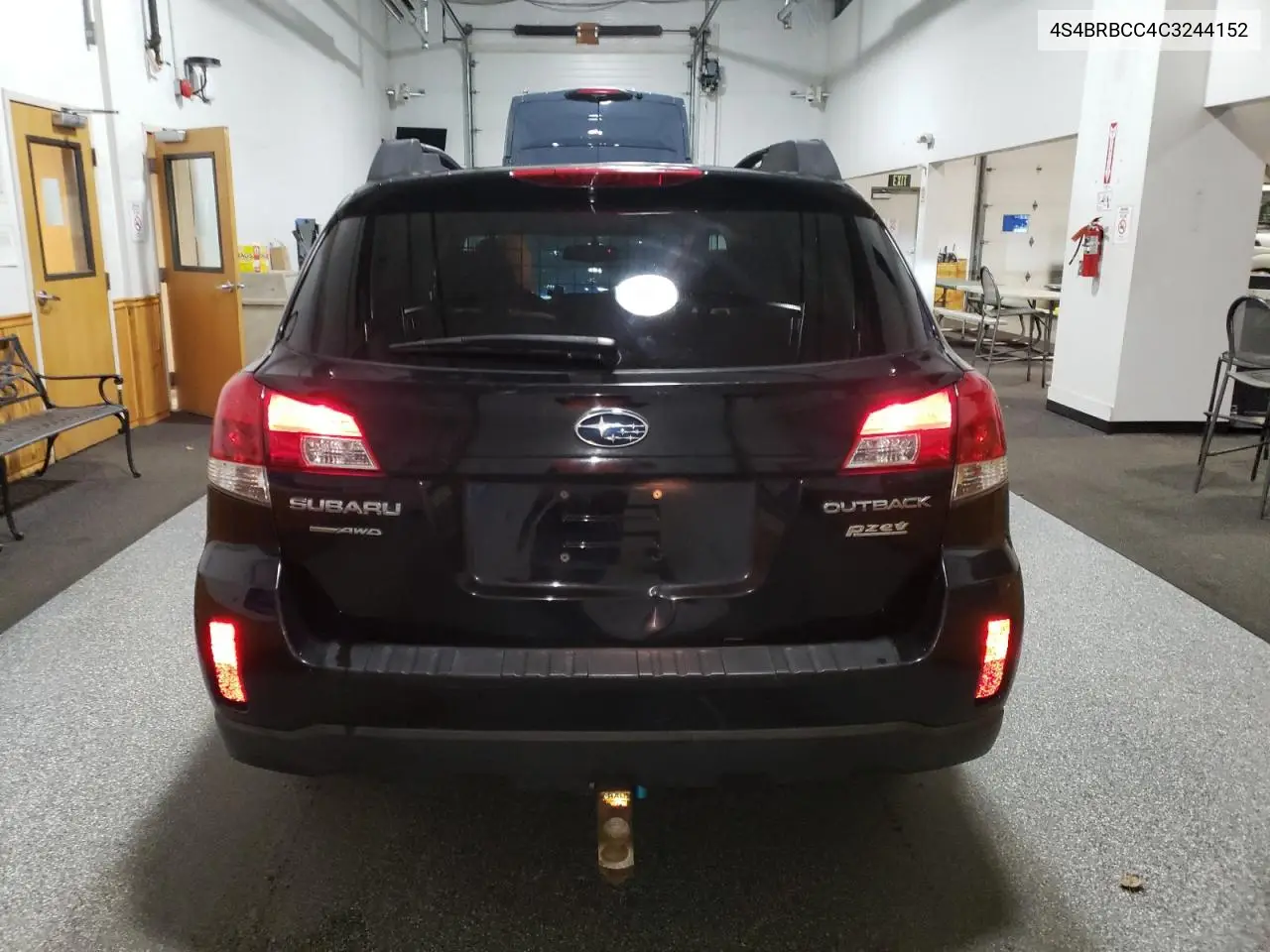 4S4BRBCC4C3244152 2012 Subaru Outback 2.5I Premium