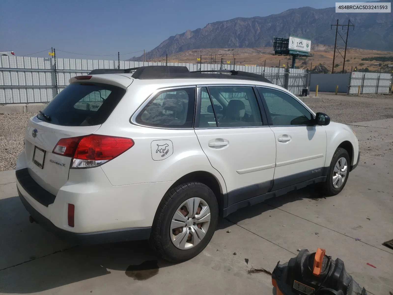 4S4BRCAC5D3241593 2013 Subaru Outback 2.5I