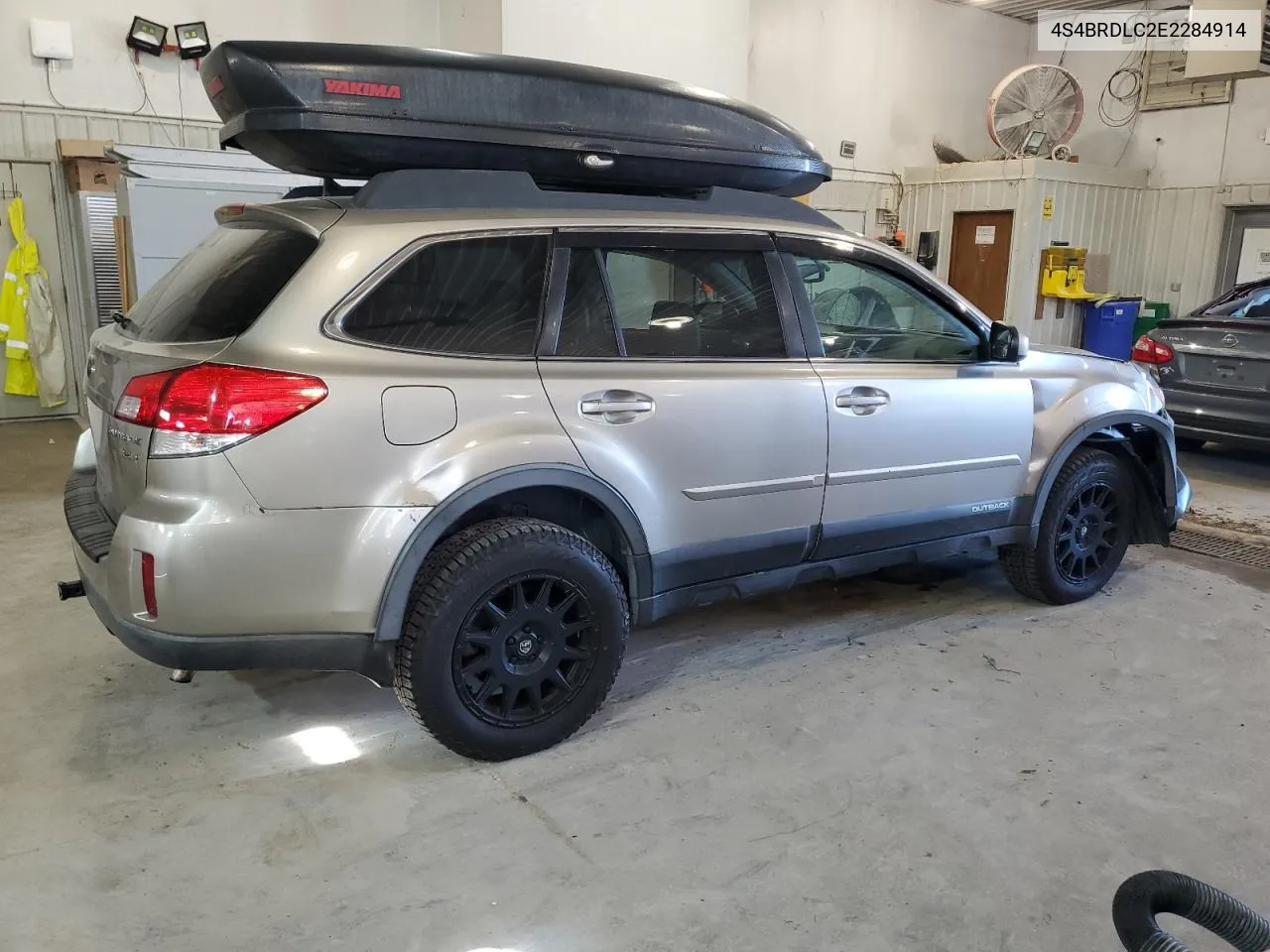 4S4BRDLC2E2284914 2014 Subaru Outback 3.6R Limited