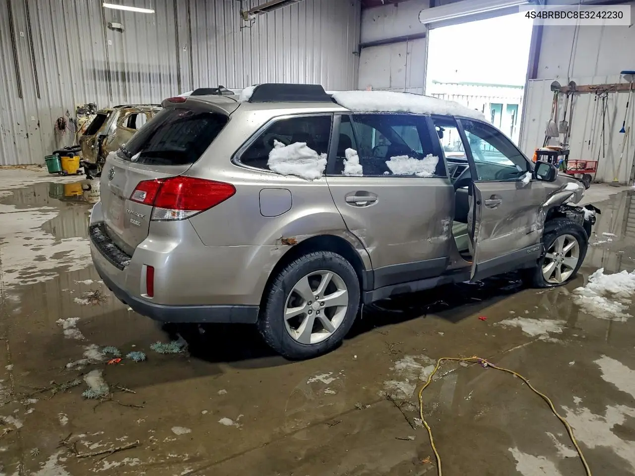 4S4BRBDC8E3242230 2014 Subaru Outback 2.5I Premium