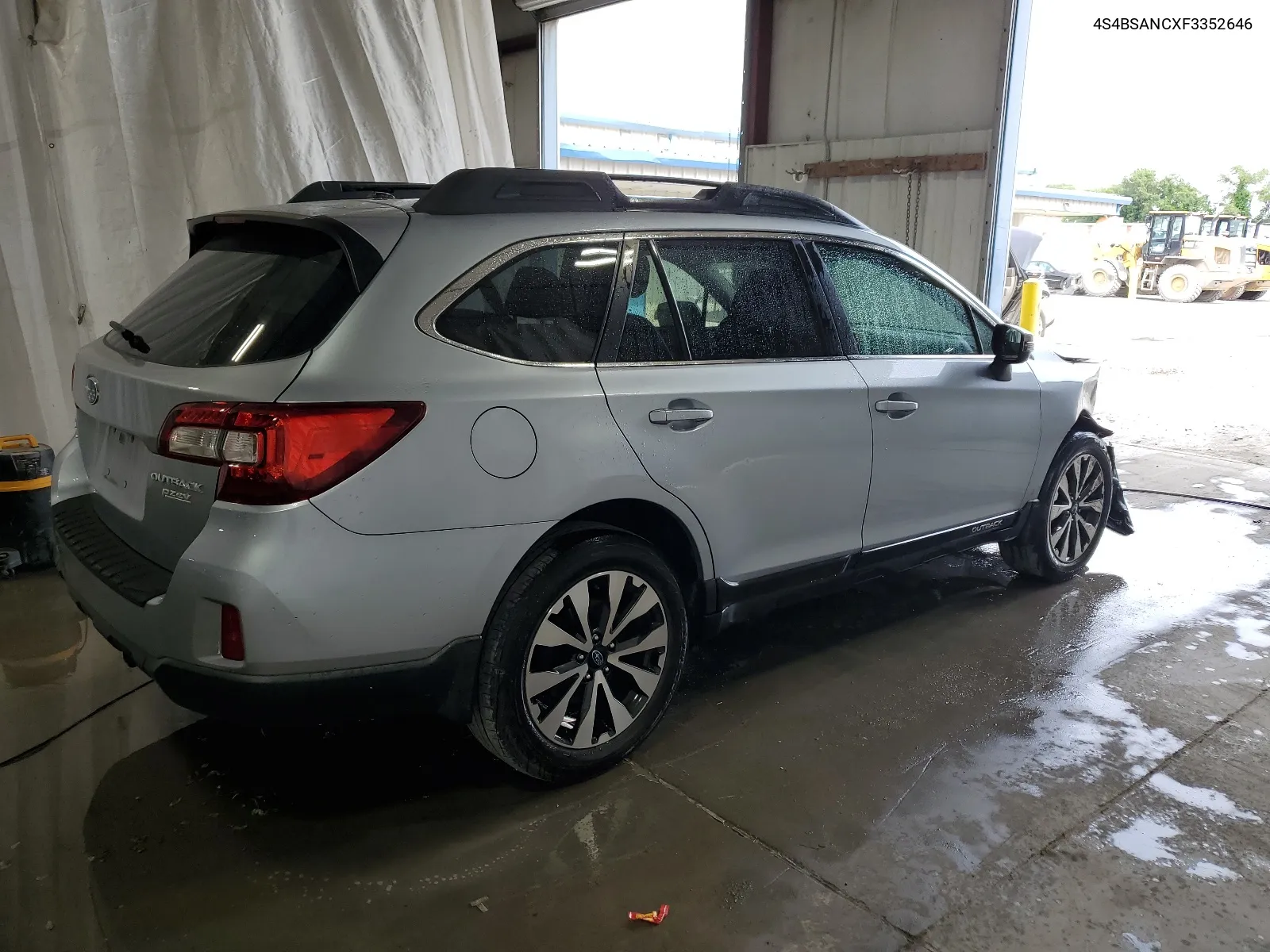 2015 Subaru Outback 2.5I Limited VIN: 4S4BSANCXF3352646 Lot: 63715924