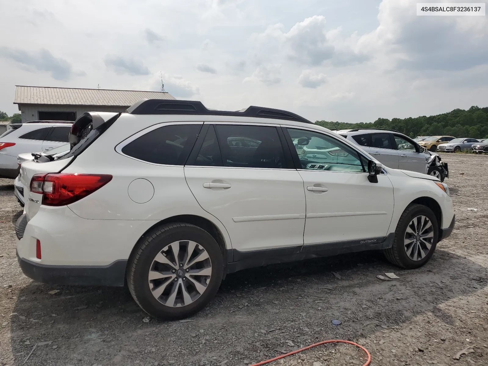 2015 Subaru Outback 2.5I Limited VIN: 4S4BSALC8F3236137 Lot: 64040644