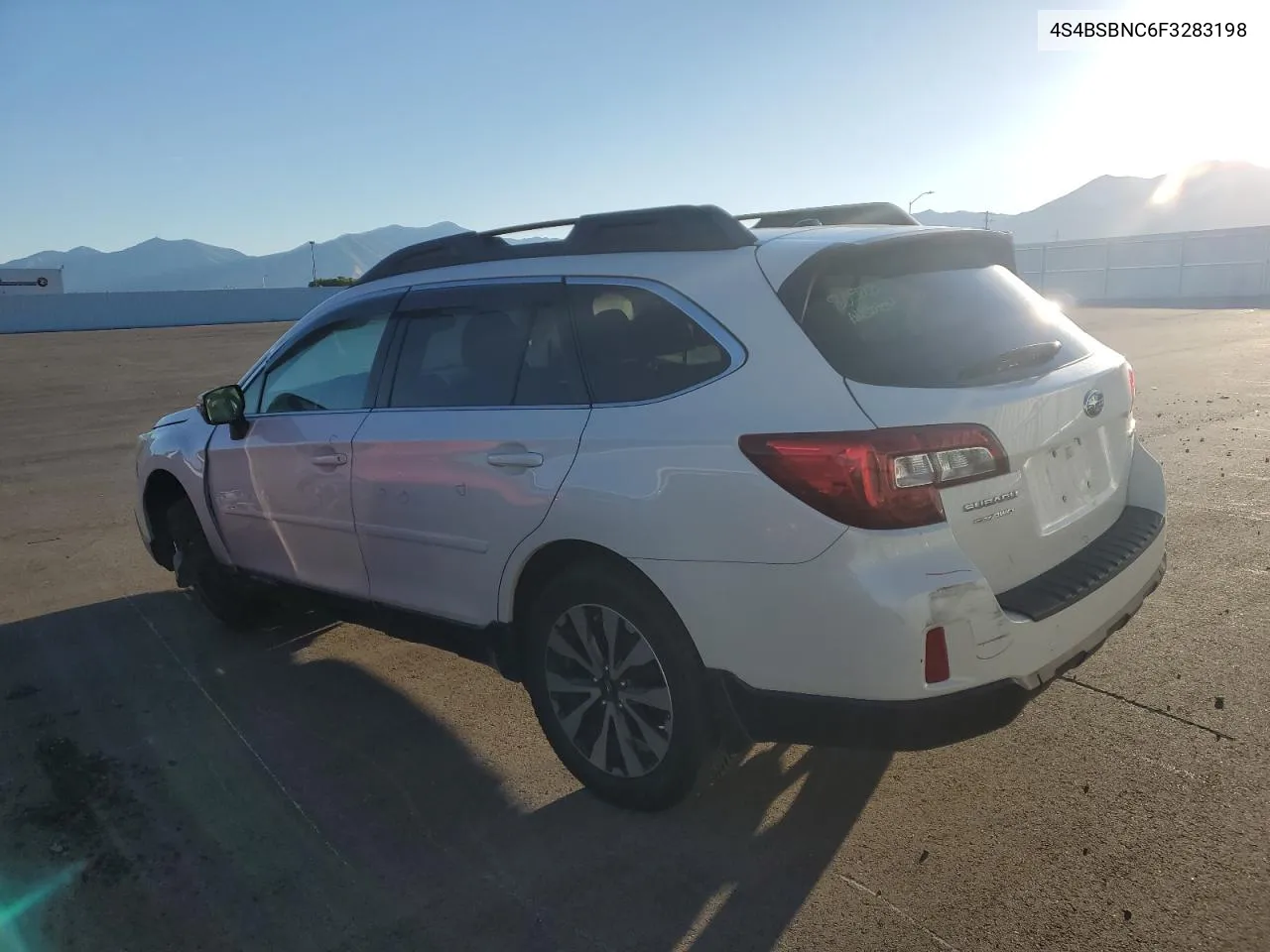 4S4BSBNC6F3283198 2015 Subaru Outback 2.5I Limited