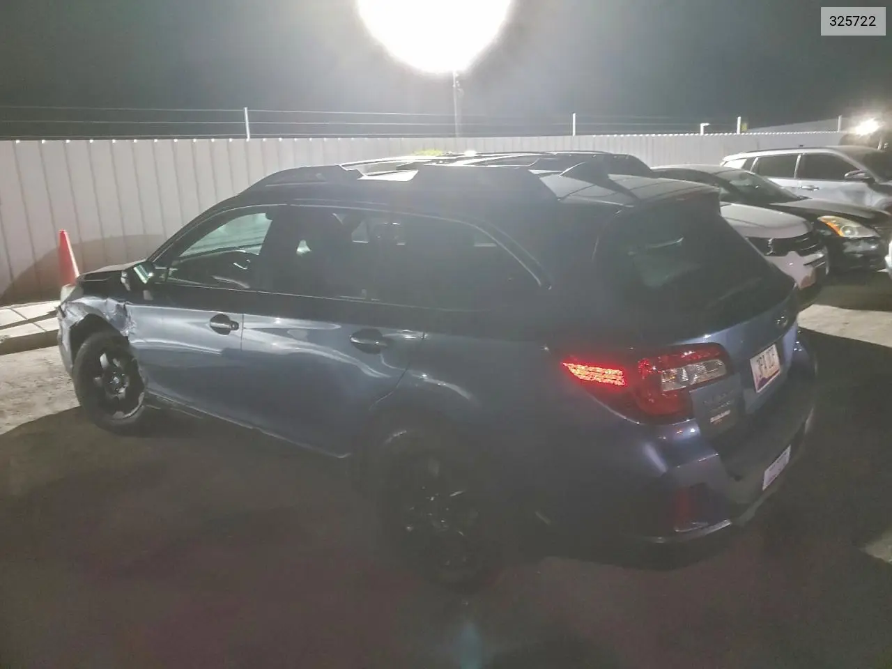 325722 2016 Subaru Outback 3.