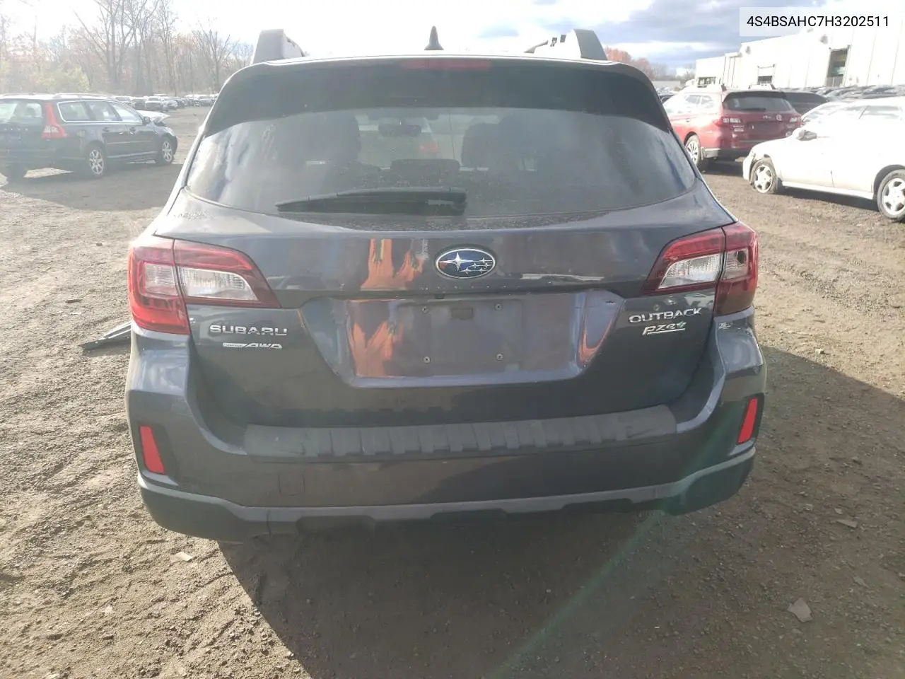 4S4BSAHC7H3202511 2017 Subaru Outback 2.5I Premium