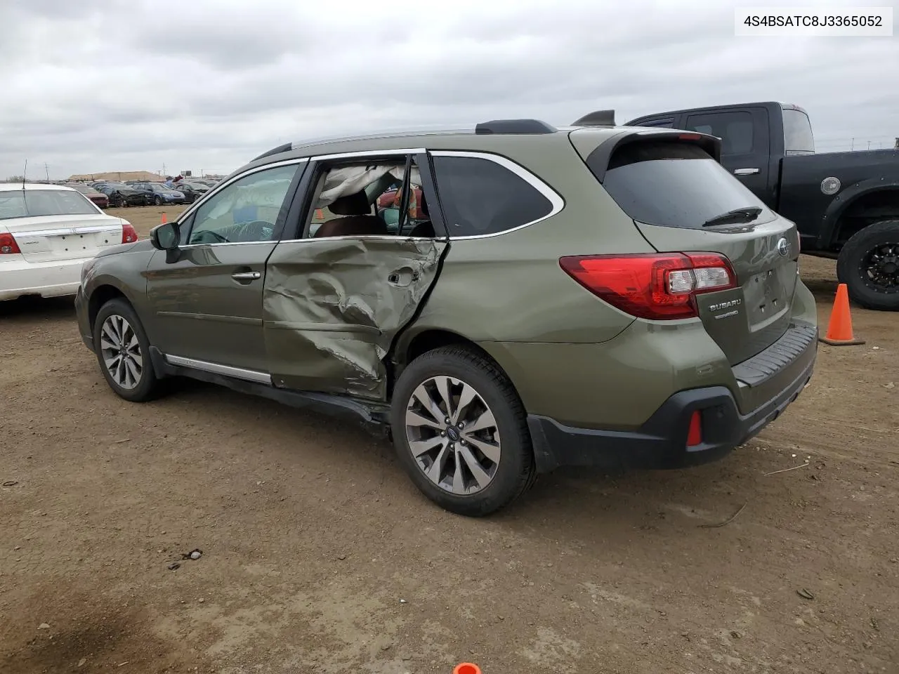 4S4BSATC8J3365052 2018 Subaru Outback Touring